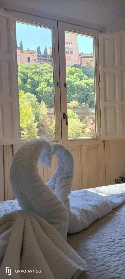 The Nasrid Palace From Your Bed ! Γρανάδα Εξωτερικό φωτογραφία