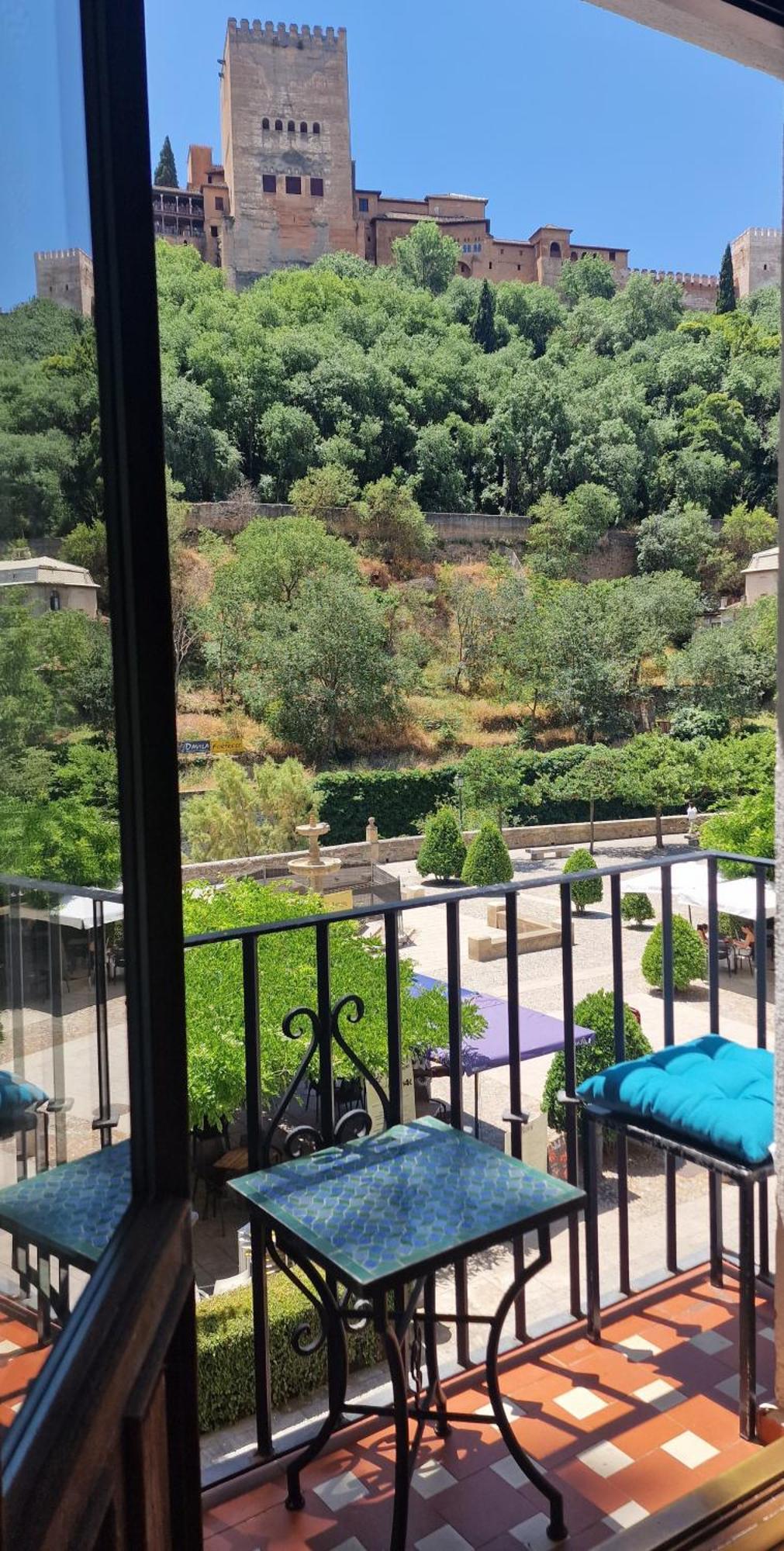 The Nasrid Palace From Your Bed ! Γρανάδα Εξωτερικό φωτογραφία