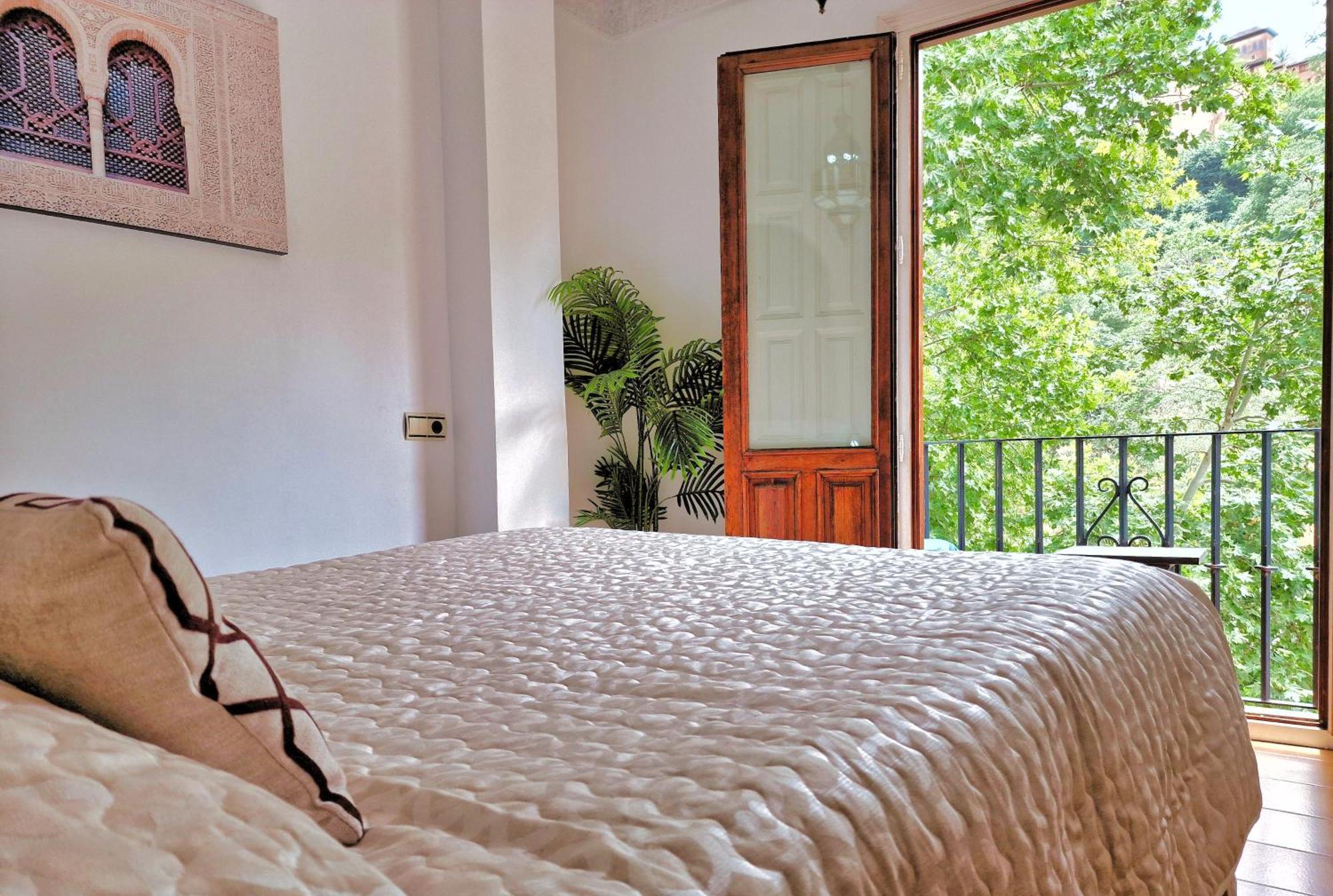 The Nasrid Palace From Your Bed ! Γρανάδα Εξωτερικό φωτογραφία