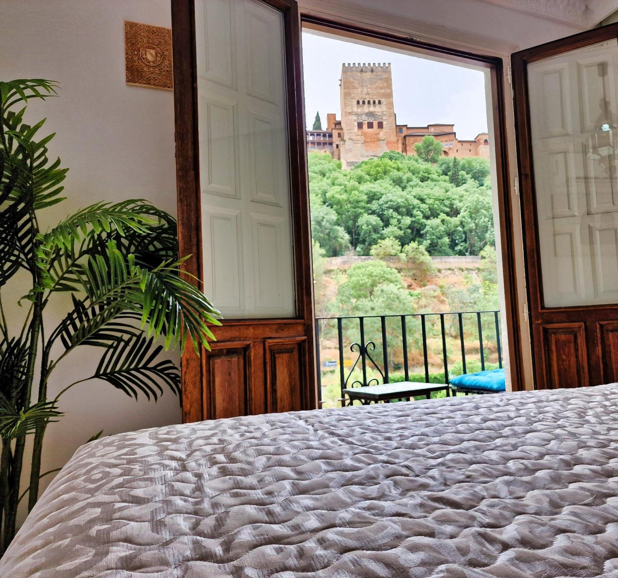 The Nasrid Palace From Your Bed ! Γρανάδα Εξωτερικό φωτογραφία