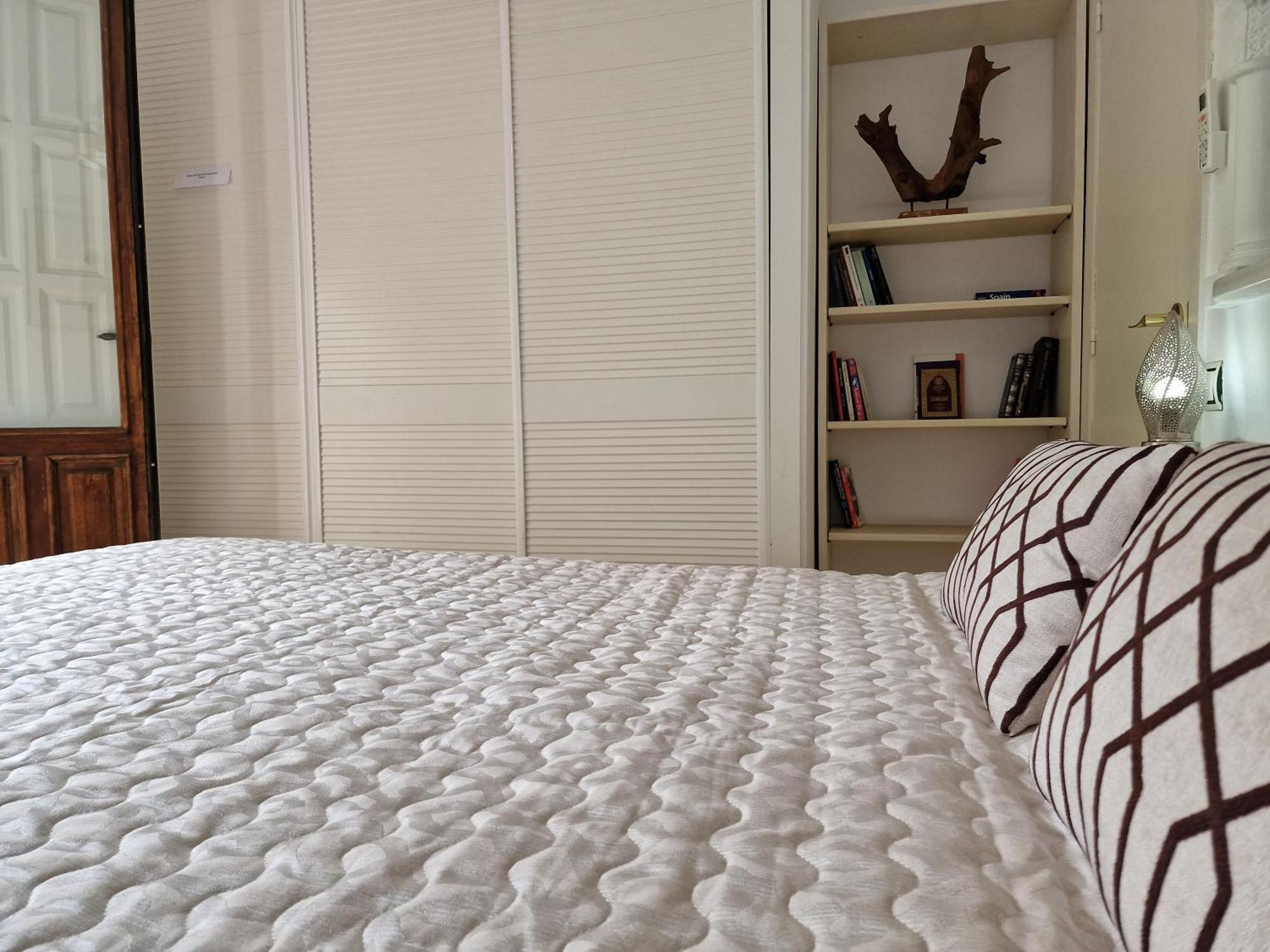 The Nasrid Palace From Your Bed ! Γρανάδα Εξωτερικό φωτογραφία